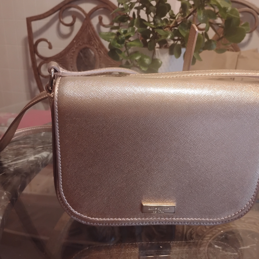 Elegant Gold Crossbody Bag